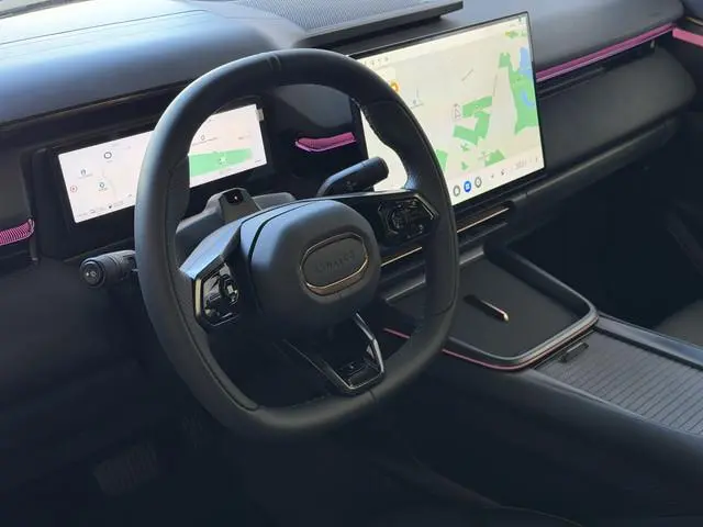 Lynk & Co 08
