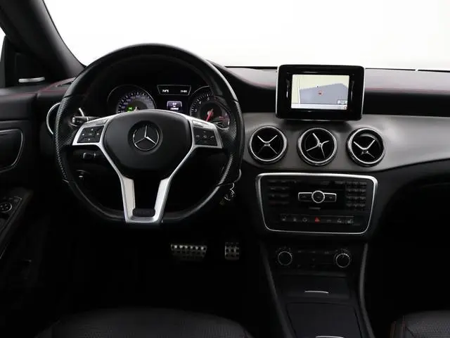 Mercedes-Benz CLA-klasse 250 4MATIC 211 PK AMG SPORT + PANORAMA | LEDER | HARMAN/KARDON
