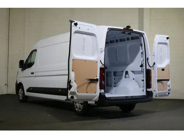 Nissan Interstar