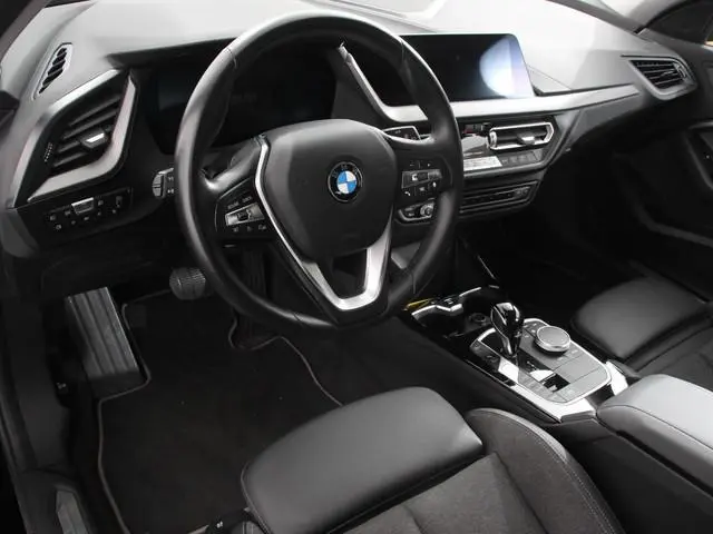 BMW 1 Serie 118i Automaat High Executive Navigatie Cruise Control Apple Carplay Android Auto Parkeer...