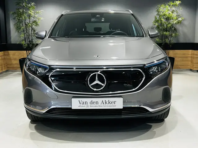 Mercedes-Benz EQA 250 Luxury 67kWh // Camera // Dode Hoek Ass. // D. Glas // Elektrische Achterklep...