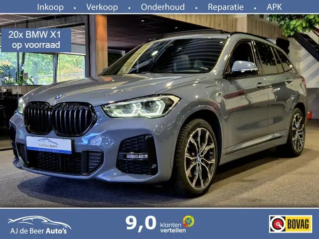BMW X1 xDrive25e High Executive M-Sport | Panorama | 19” | Trekhaak | Camera | HUD | Stormbay metall...