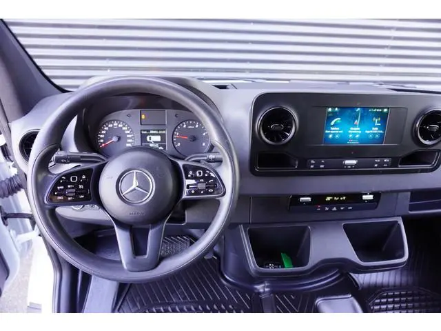 Mercedes-Benz Sprinter 317 170pk Automaat L3H2 Dubbele cabine 6 persoons Camera Navigatie Apple carp...