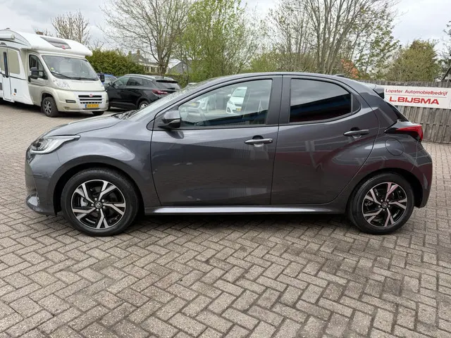 Toyota Yaris 1.5 Hybrid 115 PK | Dynamic *Nieuwe auto* Uit voorraad leverbaar
