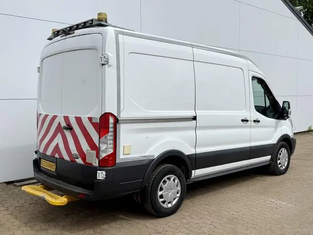Ford Transit 2.0 TDCI 130PK L2H2 Airco Cruise Control Parkeersensoren Stoelverwarming Zwaailampen Ka...