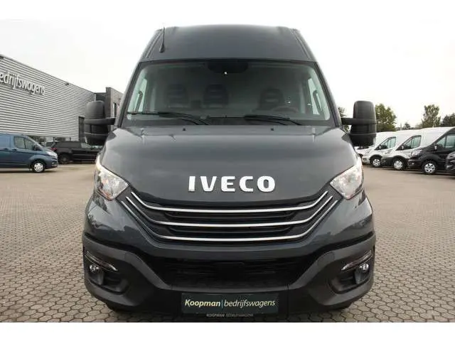 Iveco Daily 35C18V 3.0 180pk 410L L4H2 Dubbellucht | Automaat | Gev. Stoel | Camera | 3500kg trekgew. | Carplay/Android | | Lease 824,- p/m