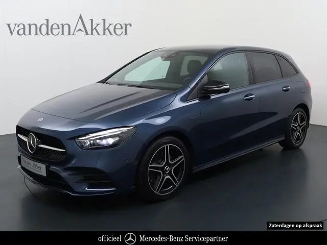 Mercedes-Benz B-klasse 250e AMG // SoH 95,3% // Distronic // 360 Camera // Memory // Burmester // He...