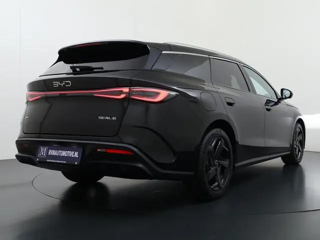 BYD SEAL