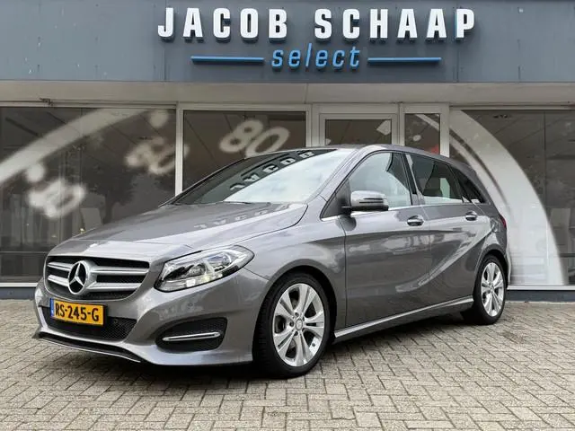 Mercedes-Benz B-klasse 180 Ambition / Automaat / Sensoren V+A / Stoelverwarming /