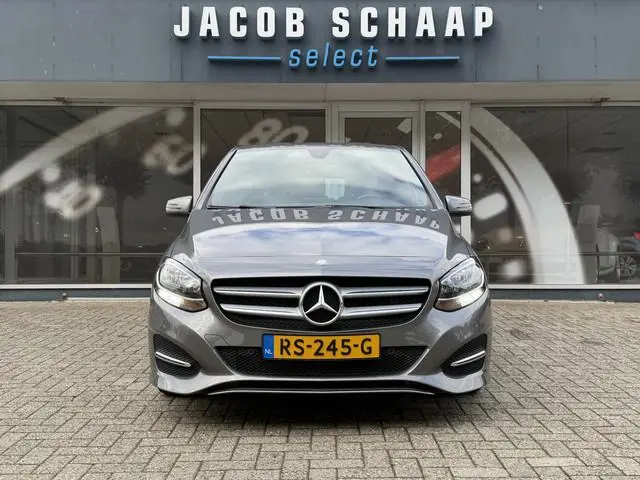 Mercedes-Benz B-klasse 180 Ambition / Automaat / Sensoren V+A / Stoelverwarming /
