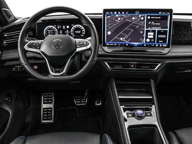 Volkswagen Tiguan 1.5 272pk DSG eHybrid R-Line · Panoramadak · Wegklapbare Trekhaak · Leder · Harman...