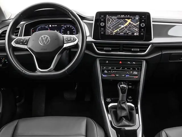 Volkswagen T-Roc 1.5 TSI 150pk DSG Style · Panoramadak · Camera · P-Sensoren · Apple/Android Car Pla...
