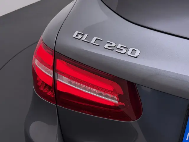 Mercedes-Benz GLC-klasse 250 4MATIC AMG line | Pano Burmester Distronic
