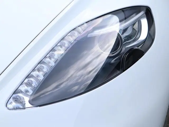Aston Martin V12 Vanquish