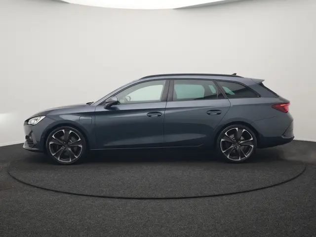 CUPRA Leon Sportstourer 1.4 e-Hybrid VZ PHEV 245pk Dealer O.H | Adaptive Cruise | Camera | Keyless |...