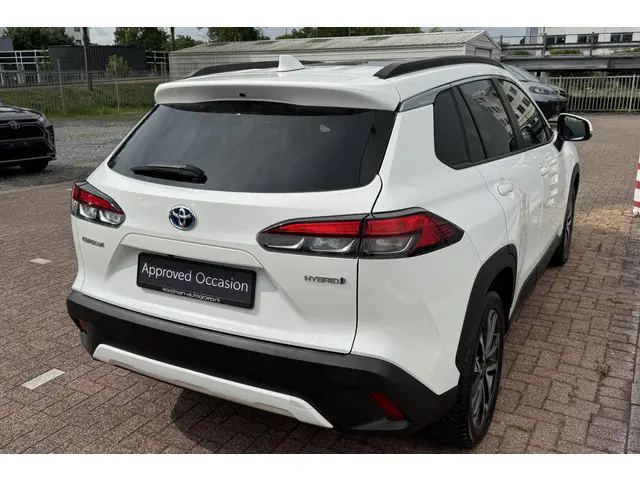Toyota Corolla Cross 1.8 Hybrid Executive Edition Panoramadak, Dodehoekdetectie, Parkeersensoren voo...