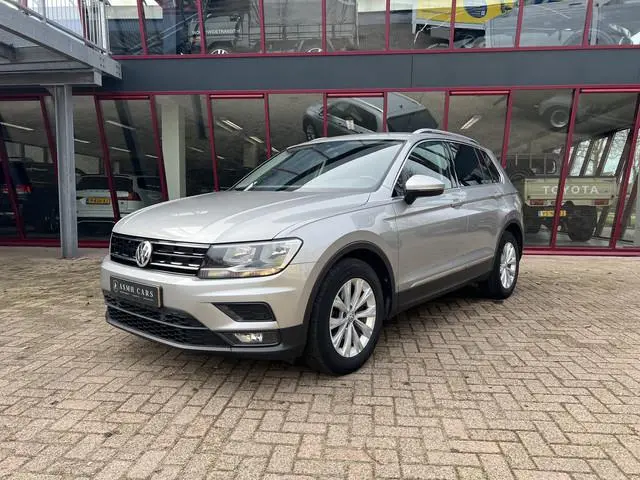 Volkswagen Tiguan 1.4 TSI Comfortline Business | ACC | PDC | Stoelverw./massage | Navi | Elektr. kle...