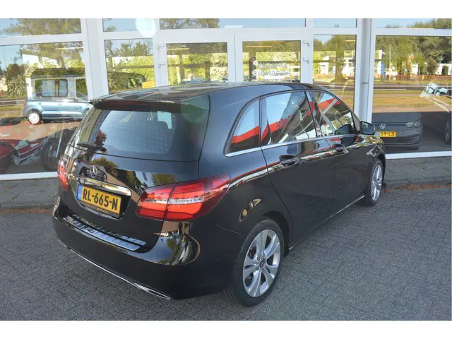 Mercedes-Benz B-klasse 180 123PK Ambition Urban | LED | PDC V+A | Orig. NL | NAP