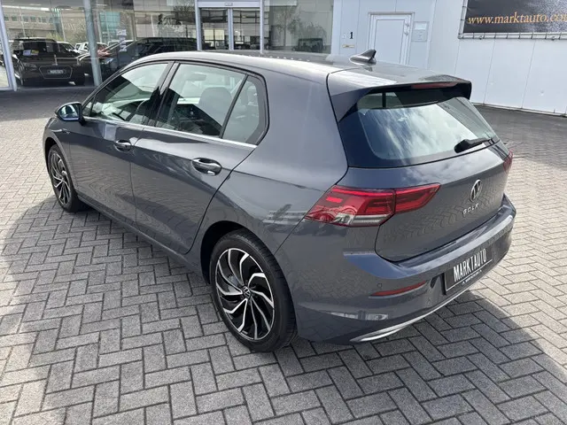 Volkswagen Golf VIII 1.5 ACT Massage Carplay C Style