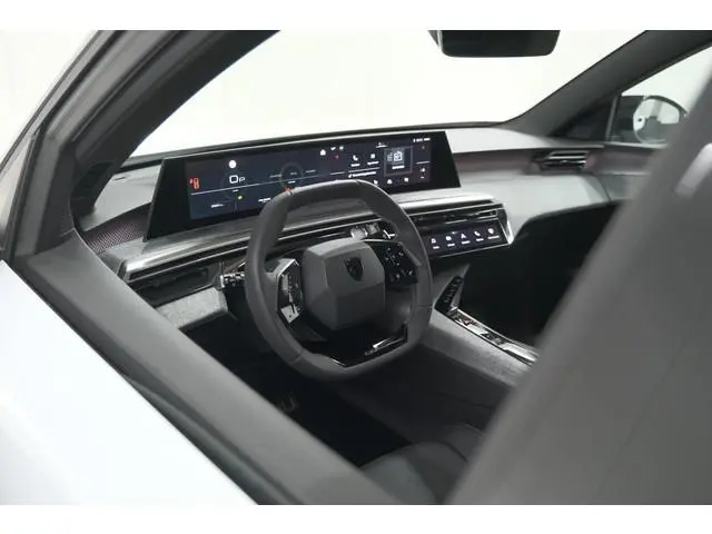 Peugeot 3008 1.2 Hybrid 145 GT | Camera | Adaptieve Cruise Control | Elektrische Kofferklep | Stuurw...