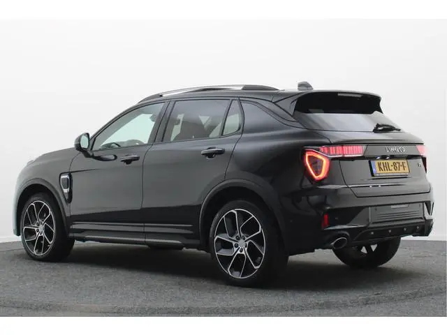 Lynk & Co 01 1.5 Plug-in Hybrid 360° Camera, Panoramadak, ACC, Afn. Trekhaak, Apple Carplay, DAB, 20...