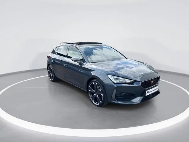 CUPRA Leon 1.4e-Hybrid 180kW/245PK VZ DSG · Panoramadak · Camera · Dodehoeksensor · Navigatie · Appl...