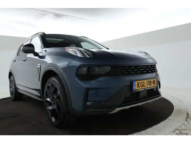 Lynk & Co 01