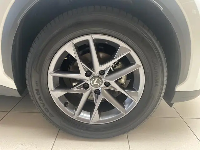 Lexus LBX