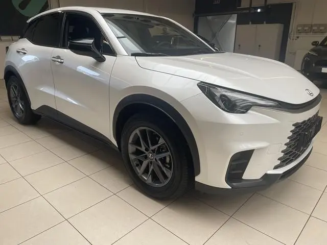 Lexus LBX
