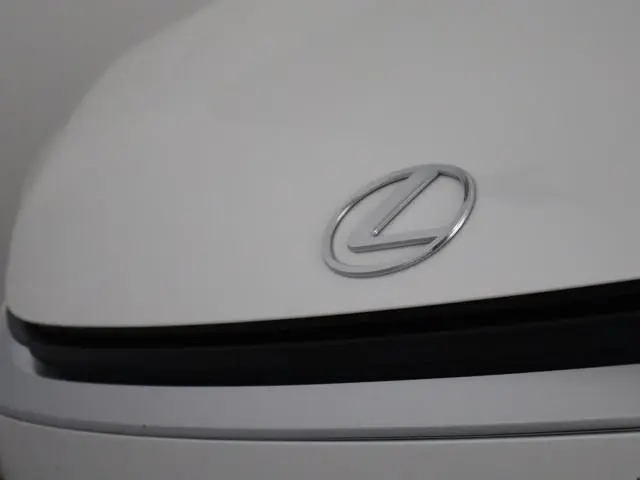 Lexus LBX