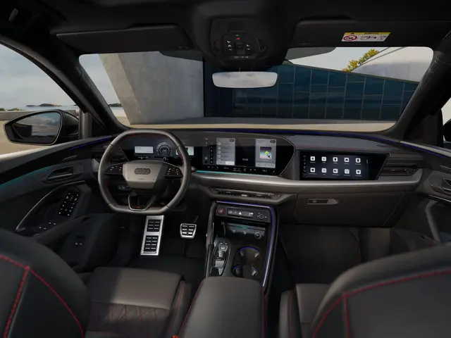 Audi Q5 e-hybrid quattro S edition Competition 367 PK · Tech pro · 20" LM Velgen · Glazen panoramada...