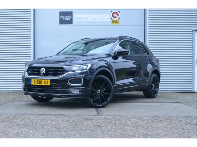 Volkswagen T-Roc 1.5 TSI Sport Business R Panoramadak, Carplay, nw Grote beurt