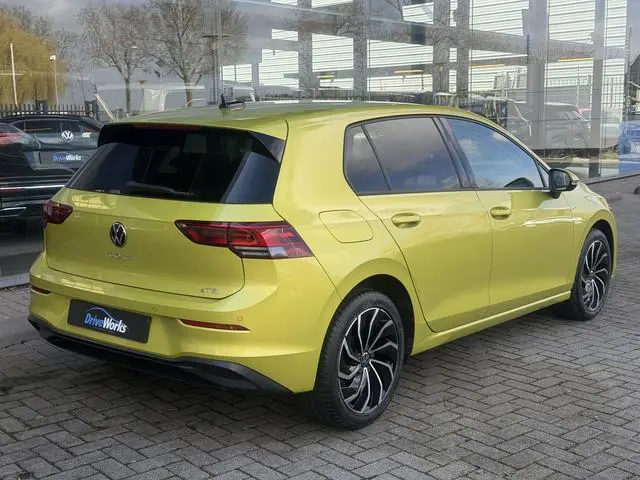 Volkswagen Golf 8 | Automaat | 1.0 eTSI | Carplay | Adaptive CC | Key-less | Dodehoek-assistent - No...