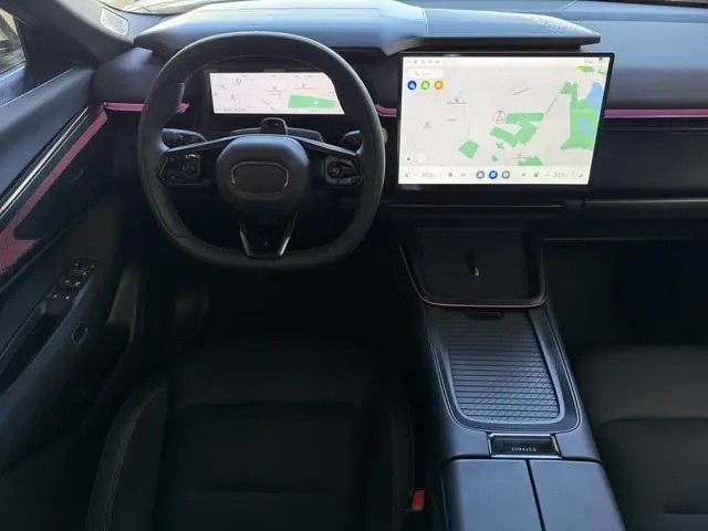 Lynk & Co 08