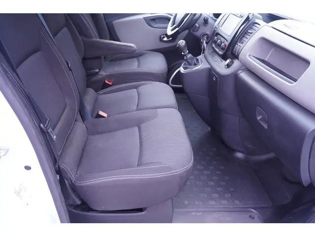 Nissan NV300