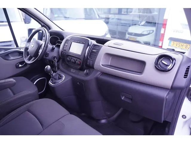 Nissan NV300