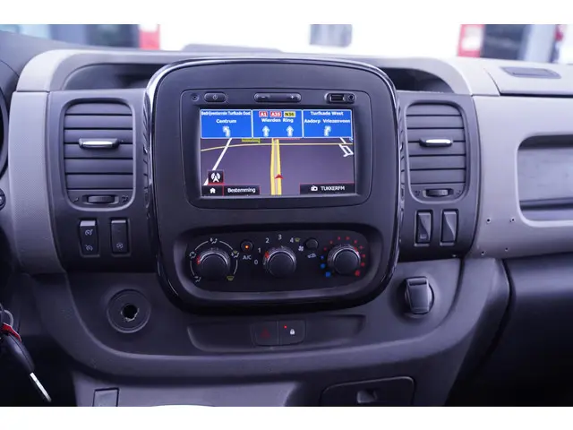 Nissan NV300