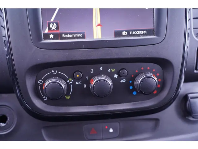 Nissan NV300