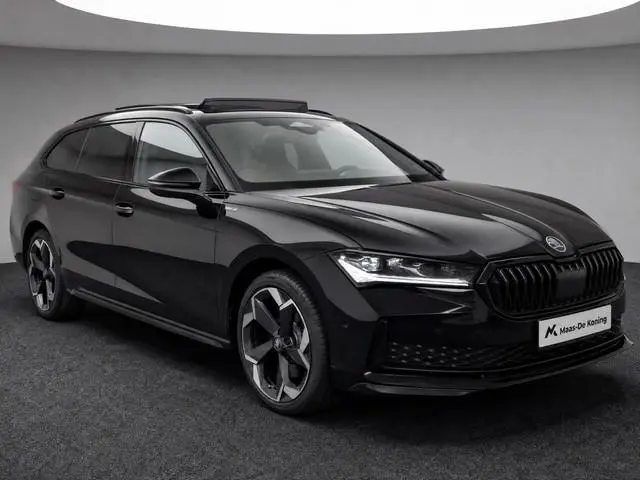 Skoda Superb 1.5TSI 204PK PHEV Sportline · Leder · Panoramadak · Apple/Android Car Play · Garantie t...