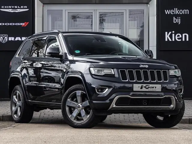 Jeep Grand Cherokee 3.0 CRD Overland | Pano | Leder | Elektrische Stoelen | Camera | ACC | Grijs ken...