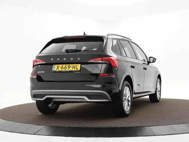 Skoda Kamiq 1.0 TSI 110pk DSG Business Edition · Apple/Android Car Play · Elektr. inklapbare buitens...