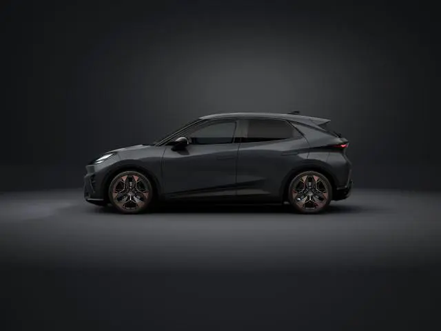 CUPRA Raval Performance First Edition 56 kWh 211PK l Top View Camera l Smart Key l Edge Pack