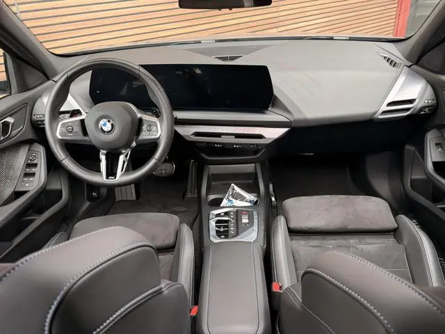 BMW 1-serie 120 M Sport Pro Shadow-Line Panoramadak / Sportstoelen / afnb. Trekhaak