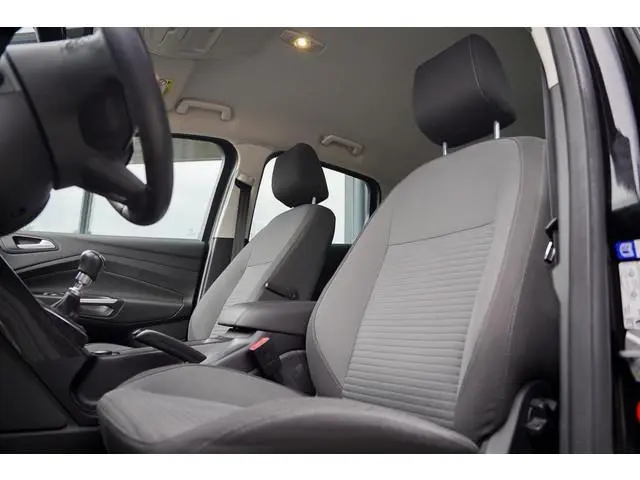 Ford C-Max 1.5 Titanium / Trekhaak / Carplay / NL Auto / Dealeronderhoud / 4 Cilinder