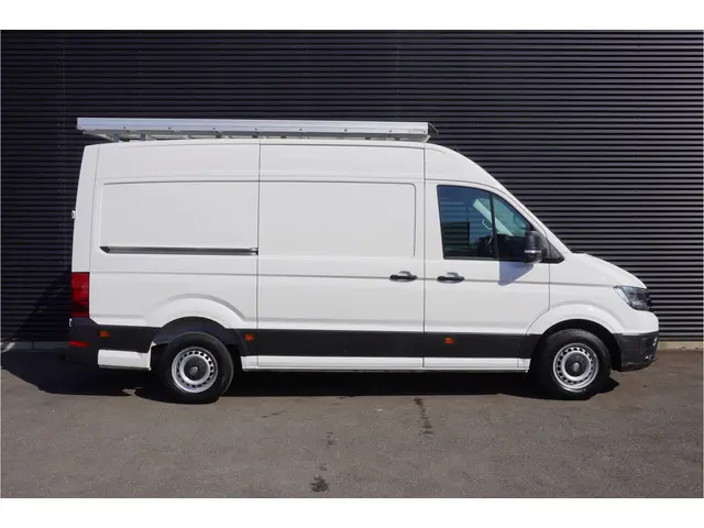 Volkswagen Crafter 140pk Automaat L3H3/L2H2 LED Navigatie Trekhaak Apple Carplay Camera Imperiaal Ai...