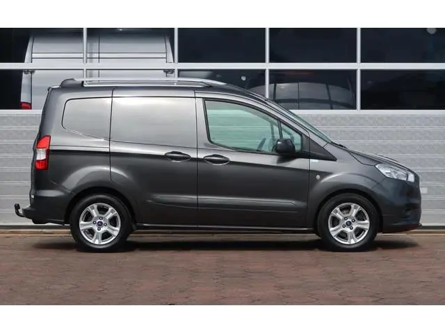 Ford Transit Courier