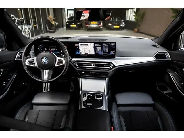 BMW 3-serie Touring 330e xDrive M Sport | HuD | Pano | Memory | Alcantara |