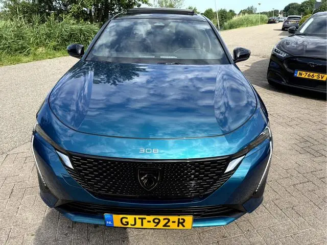 Peugeot e-308