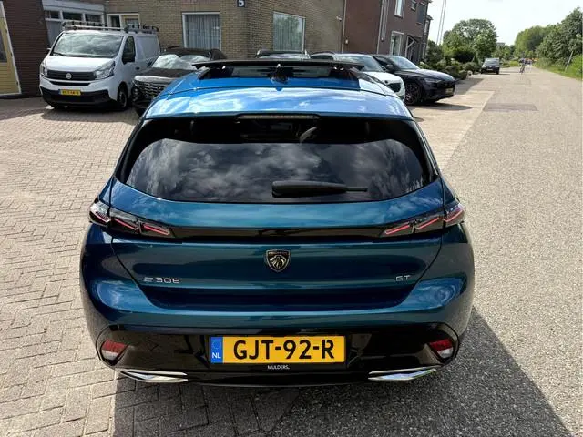 Peugeot e-308
