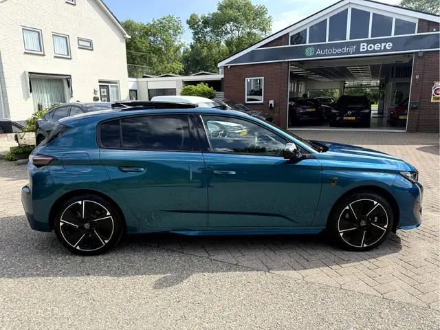 Peugeot e-308